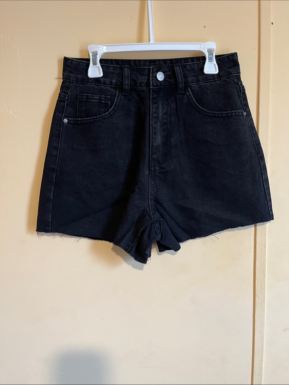 SHEIN Black High-Rise Raw-Hem Denim Shorts